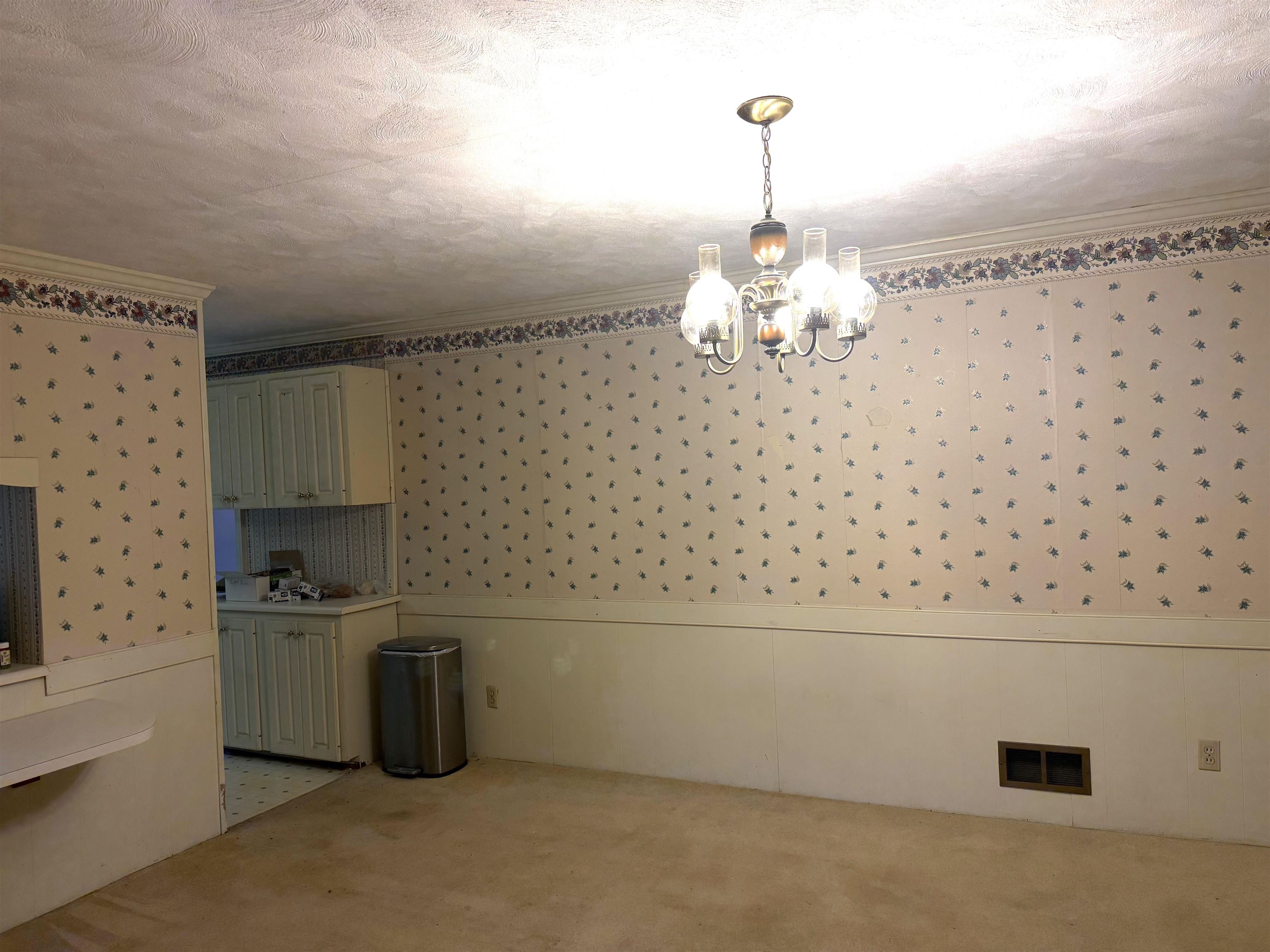 3855 Maid Marion Lane Property Photo 7
