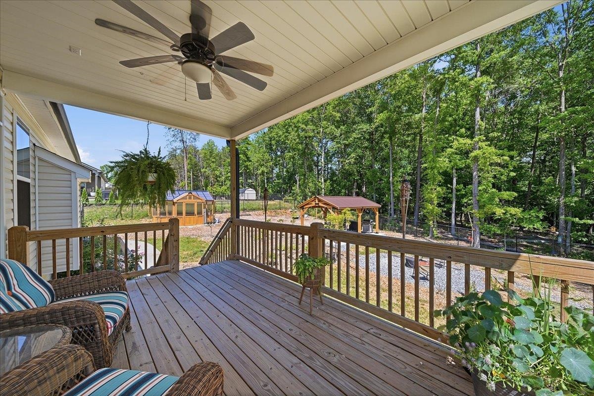 225 Patch Drive Property Photo 4