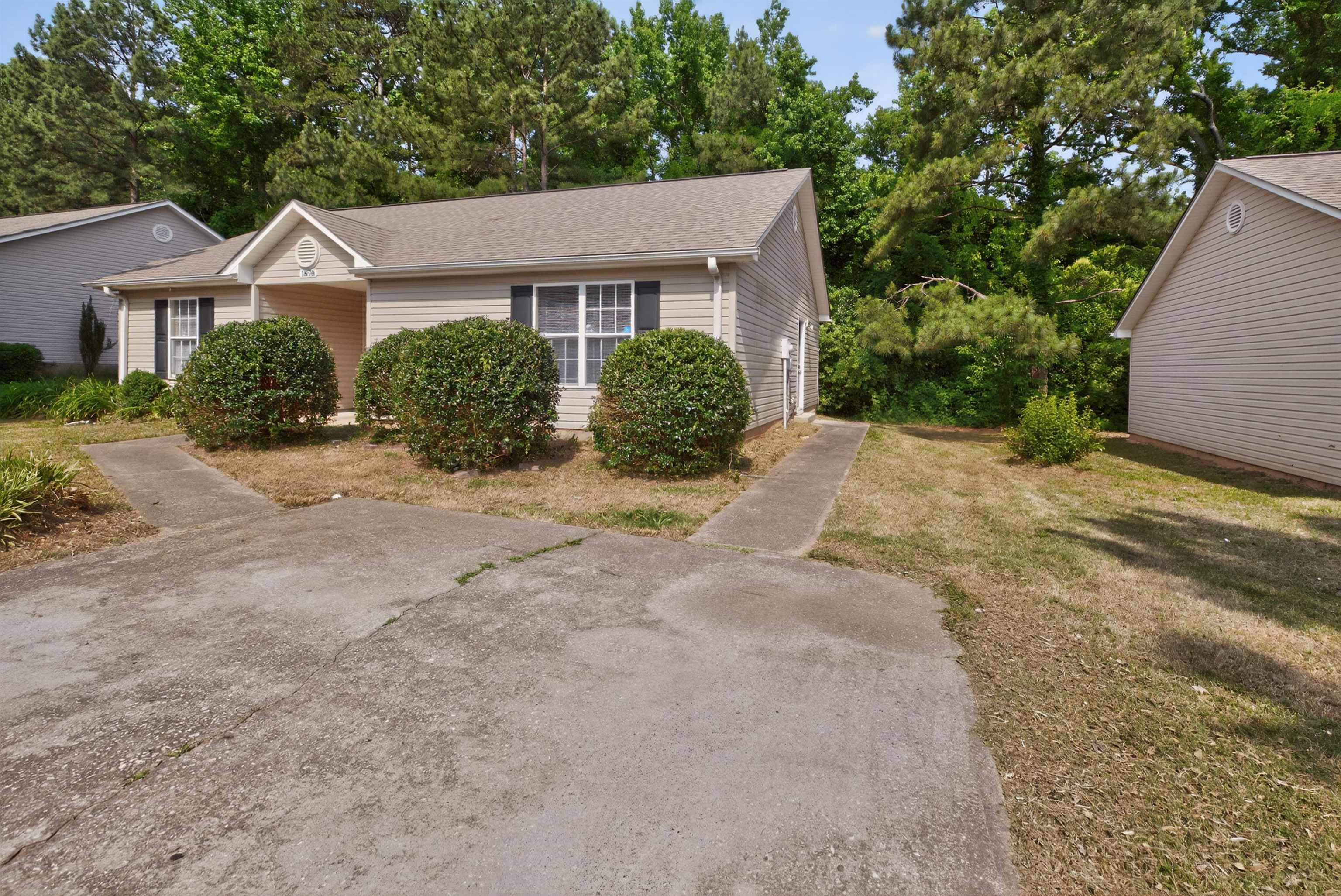 1876 Tamara Way Property Photo 2