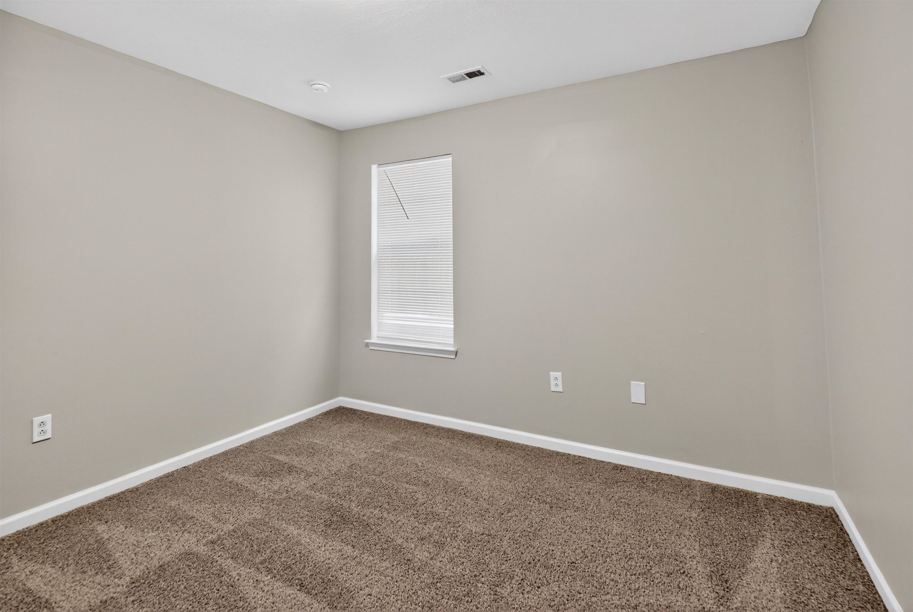 1876 Tamara Way Property Photo 10