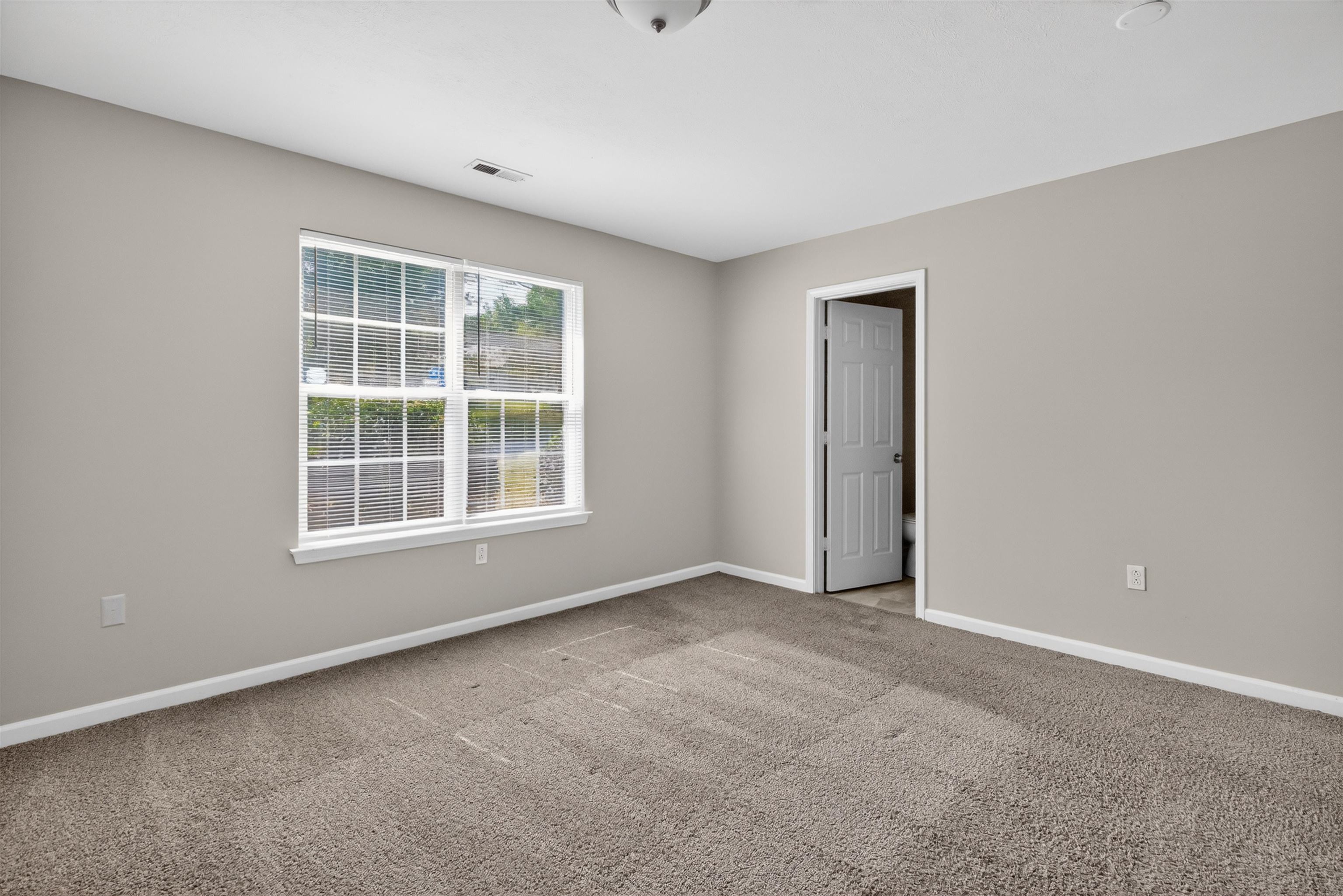 1876 Tamara Way Property Photo 14