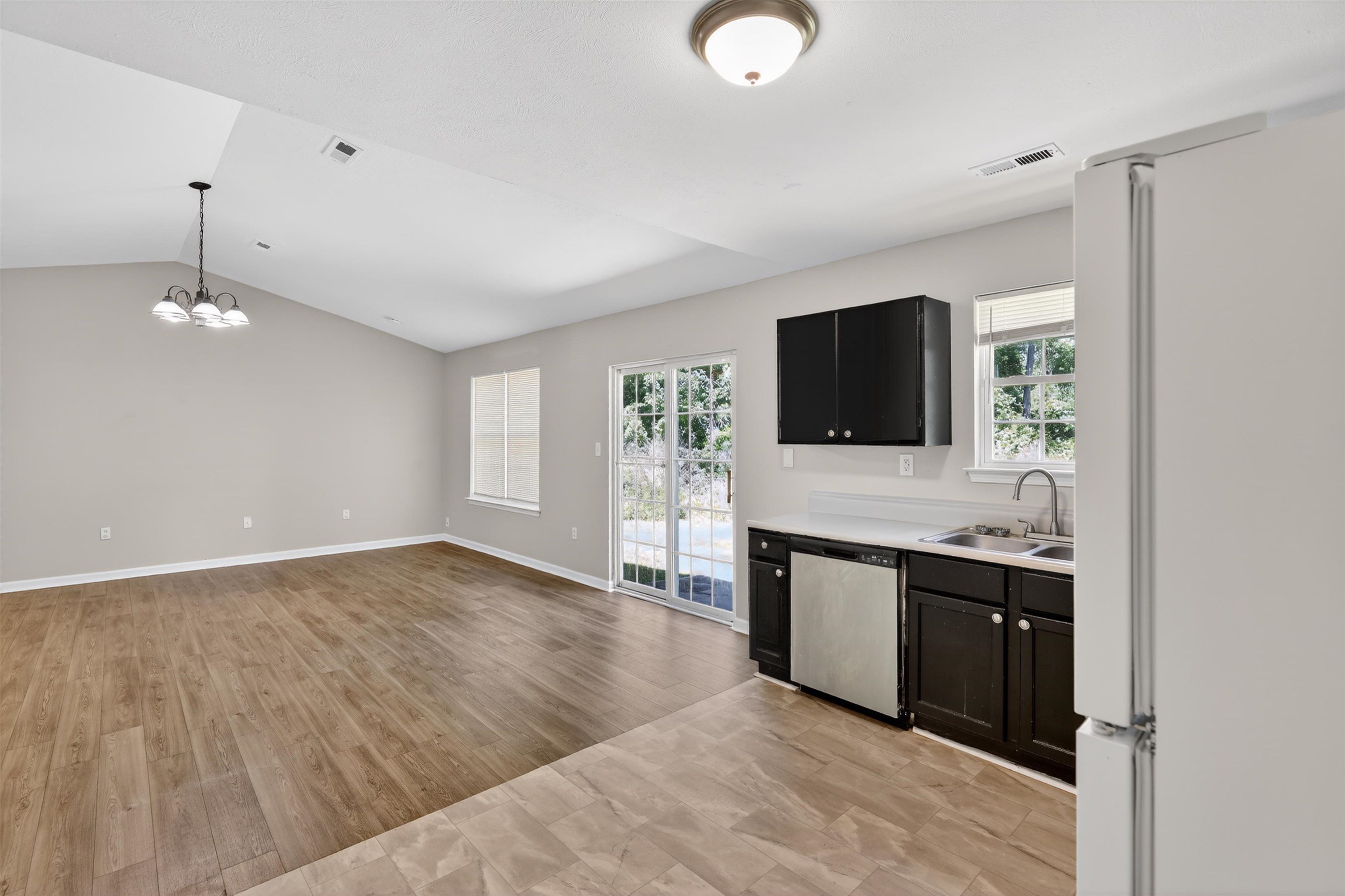1876 Tamara Way Property Photo 15