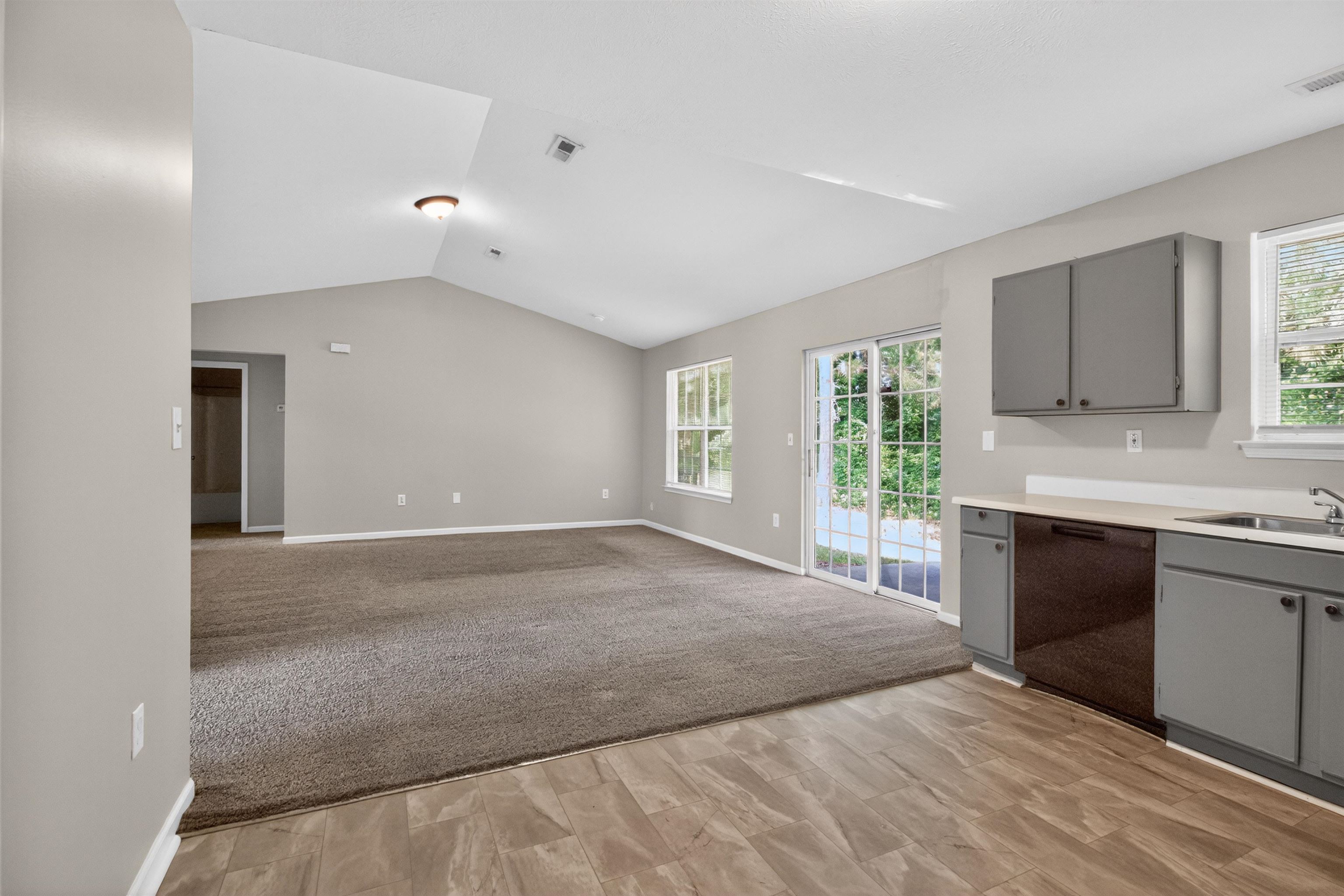 1876 Tamara Way Property Photo 18