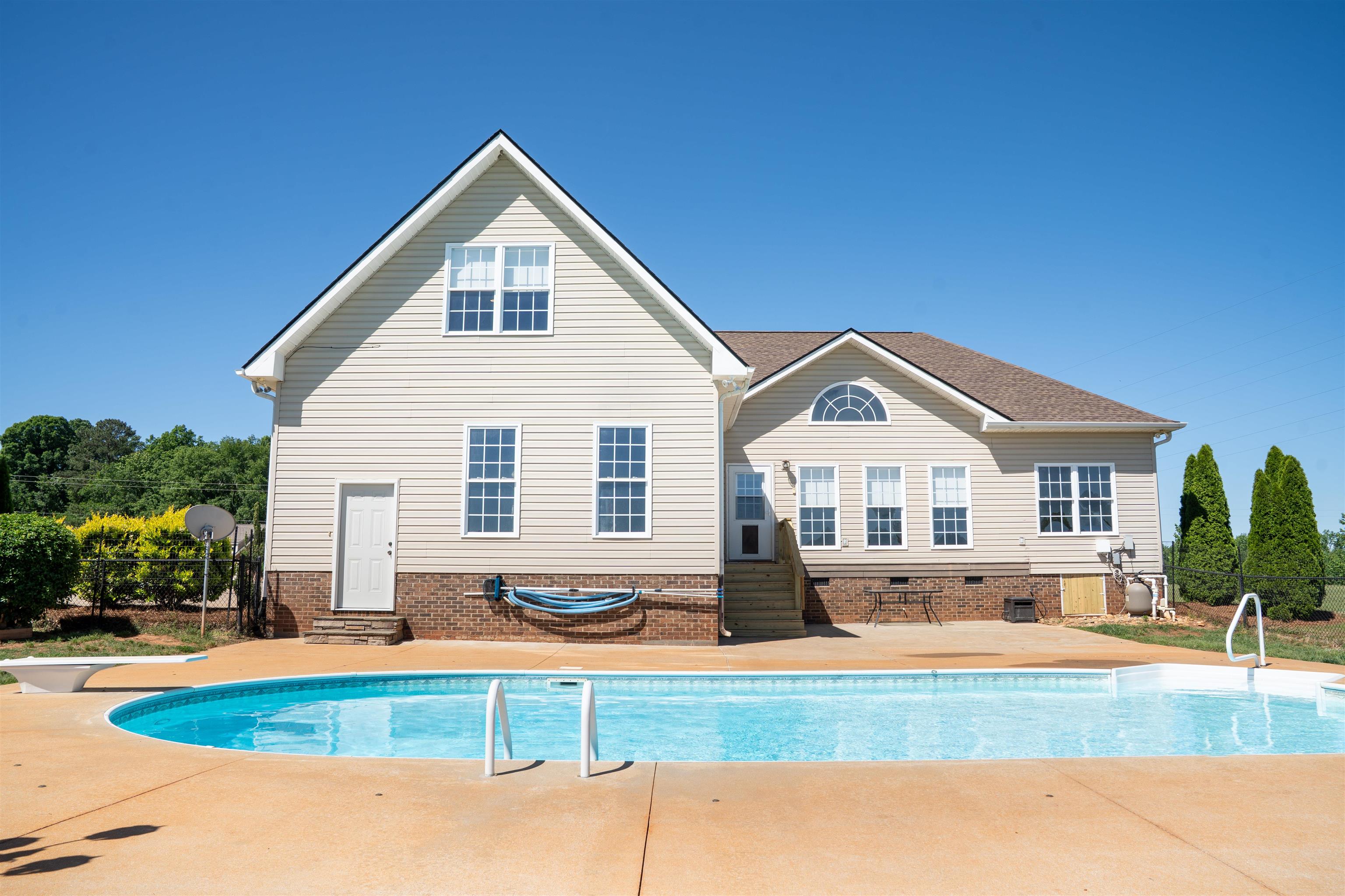450 Meadow Road Property Photo 3