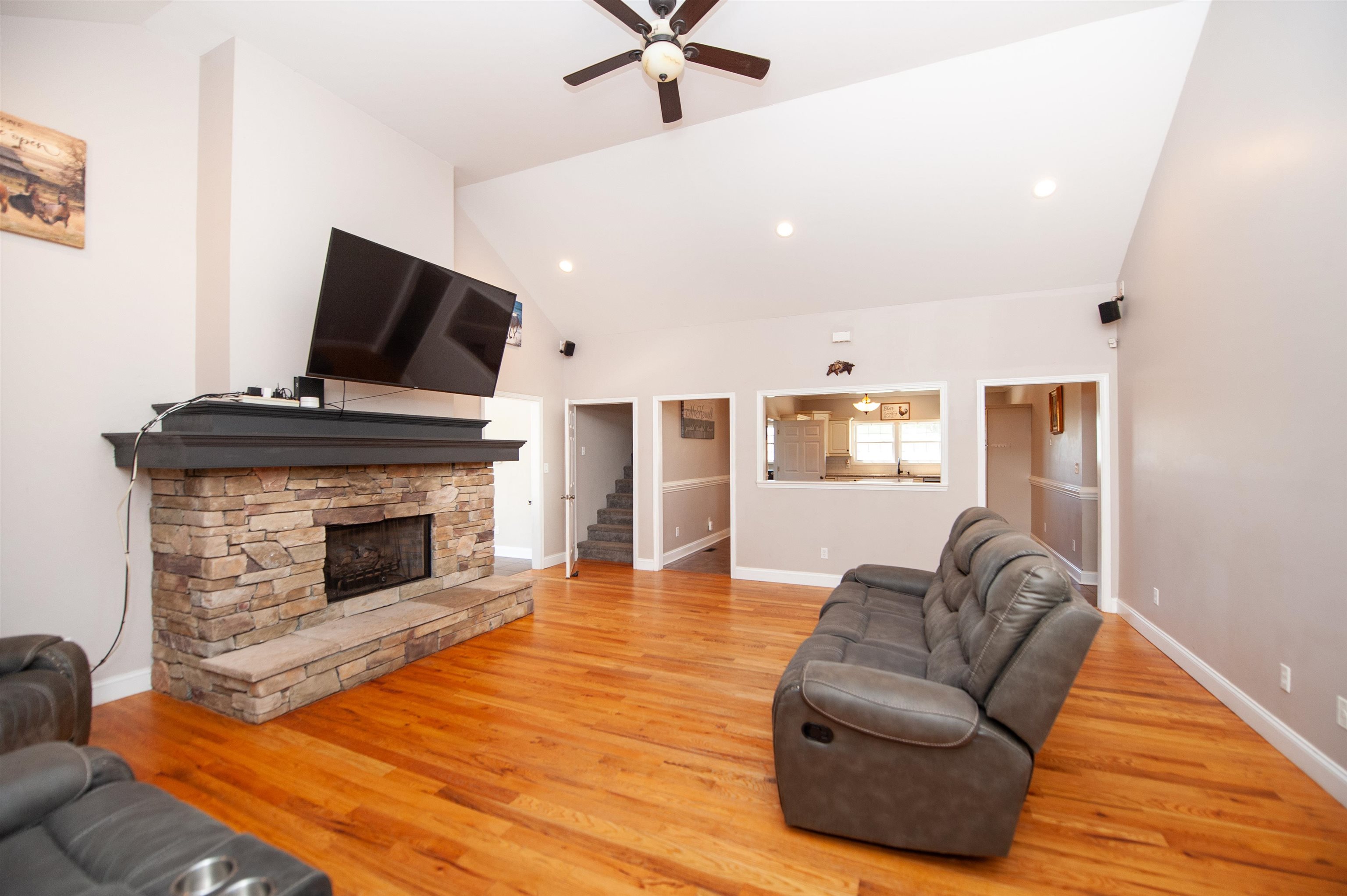 450 Meadow Road Property Photo 8