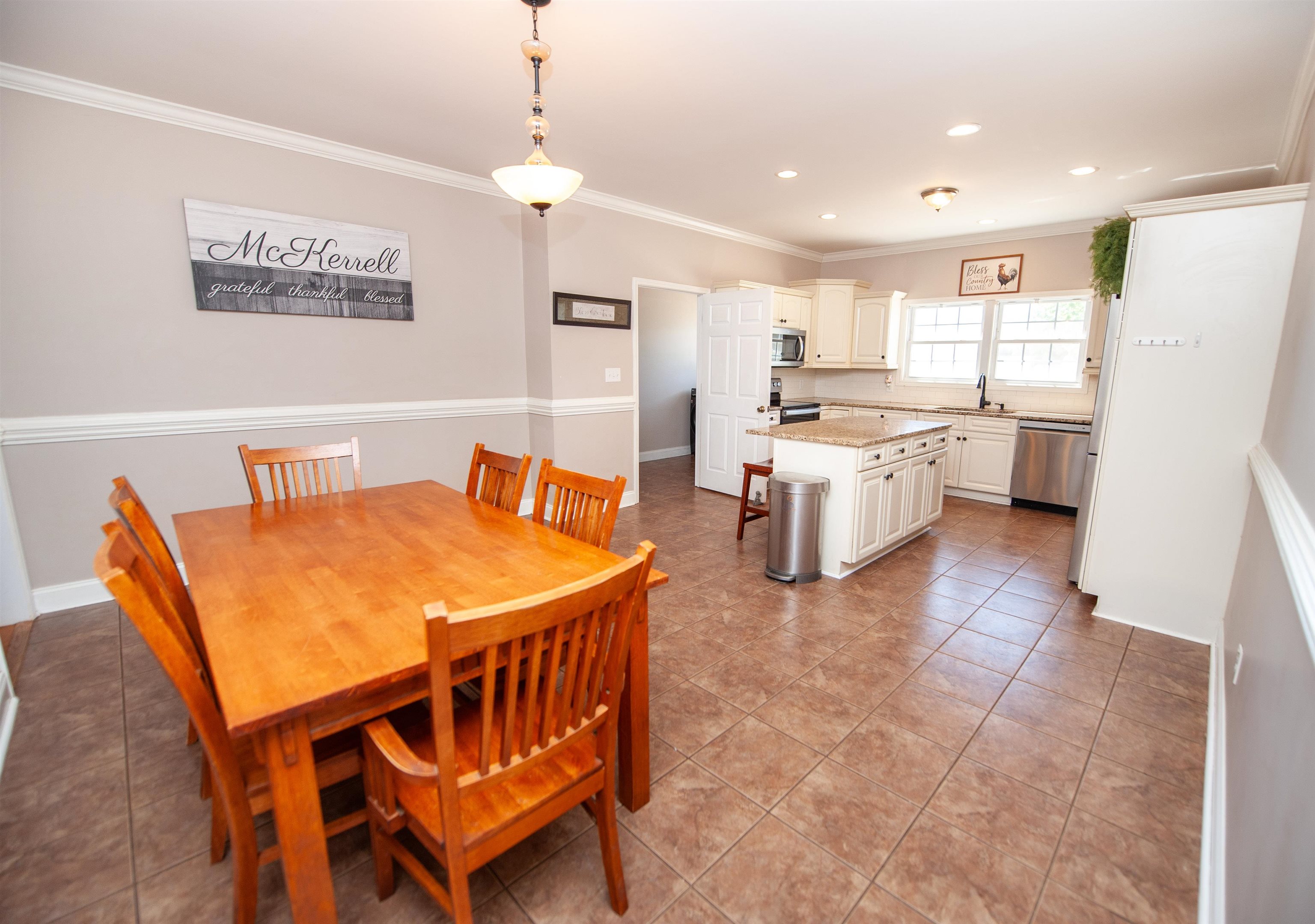 450 Meadow Road Property Photo 9