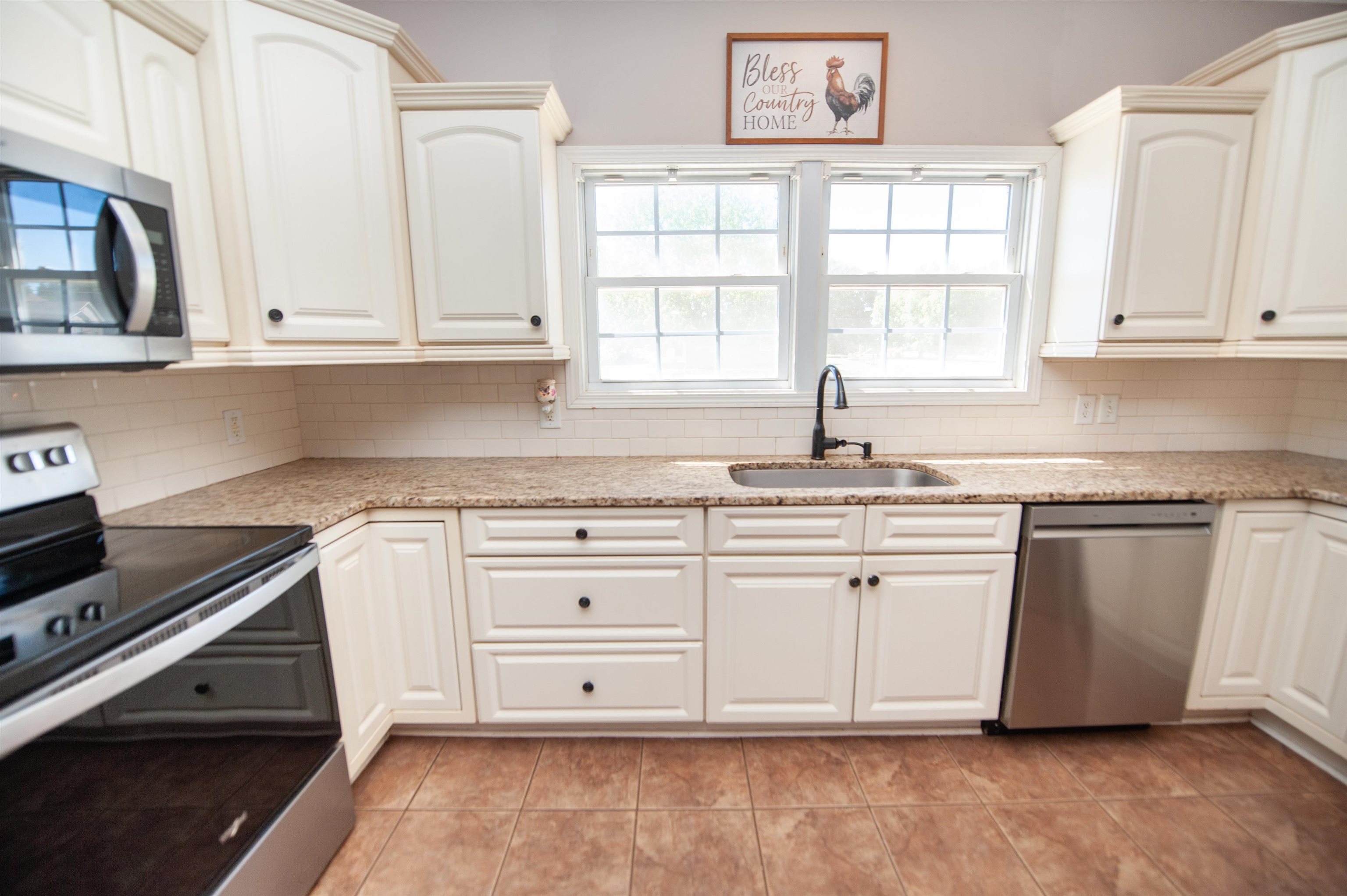 450 Meadow Road Property Photo 10