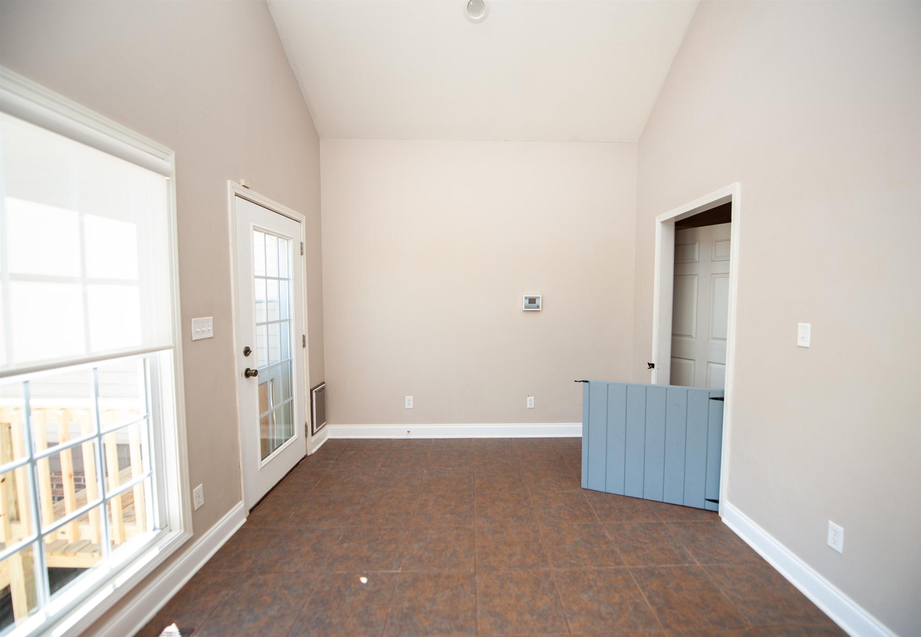 450 Meadow Road Property Photo 15
