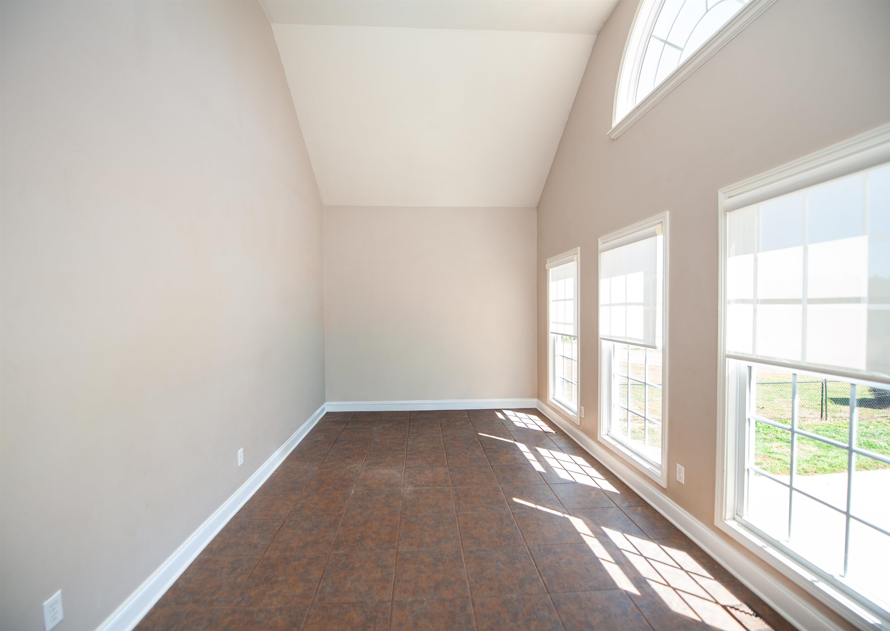 450 Meadow Road Property Photo 16