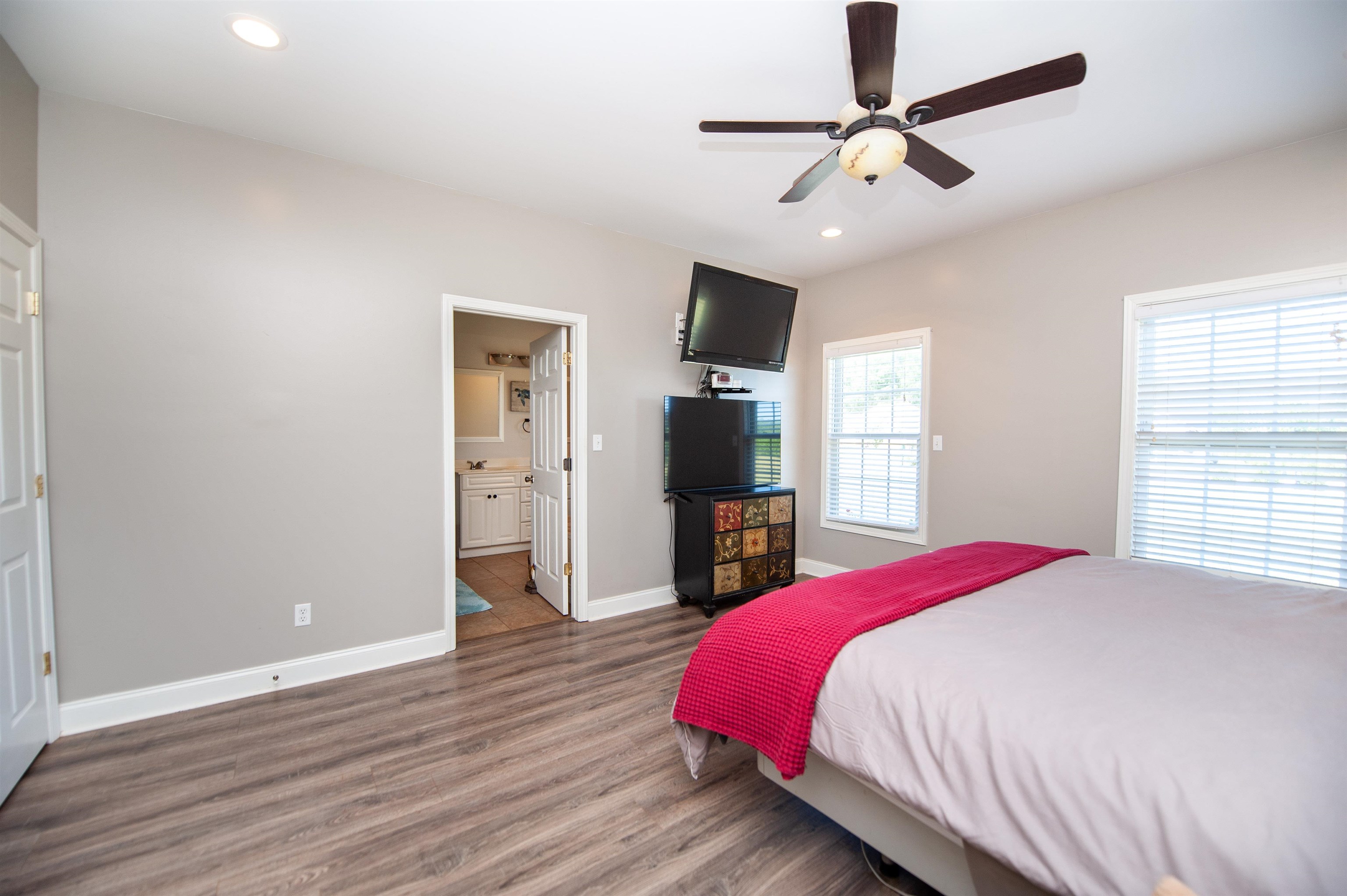 450 Meadow Road Property Photo 18