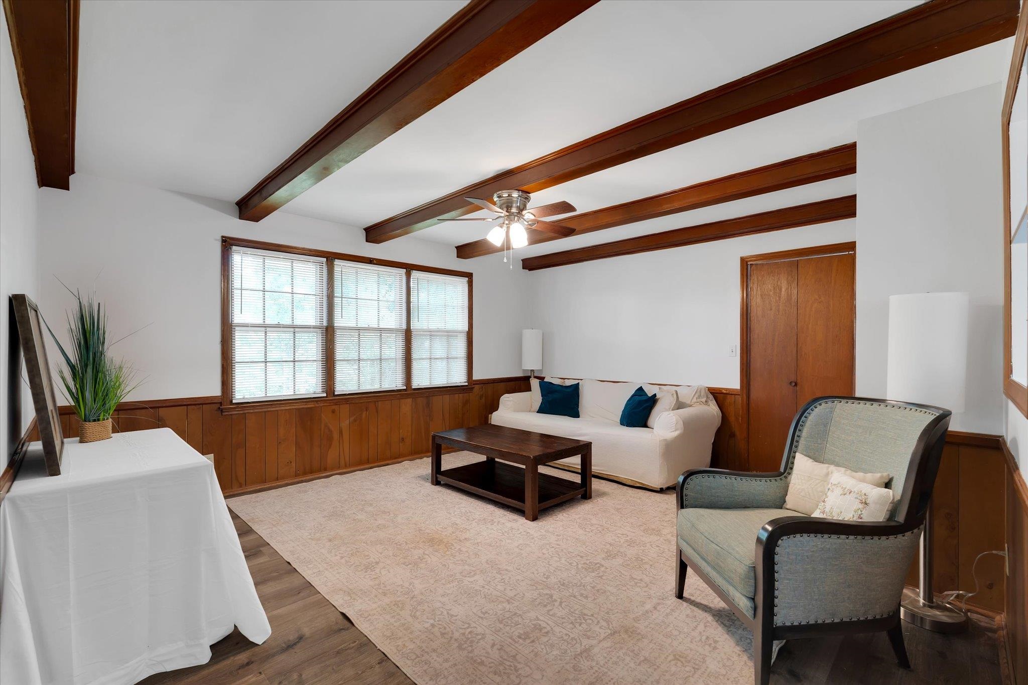 206 Hillside Drive Property Photo 4