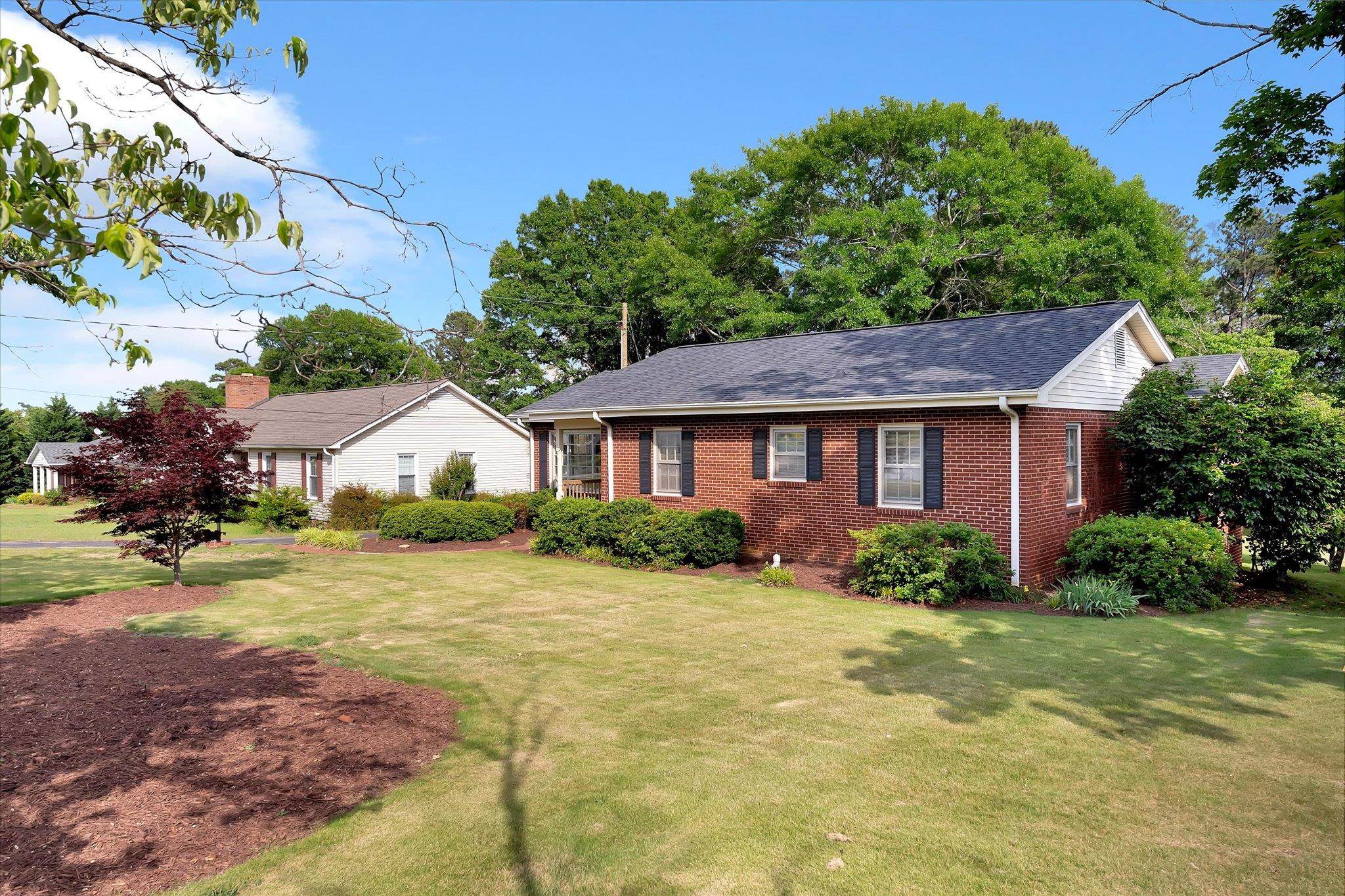 206 Hillside Drive Property Photo 6