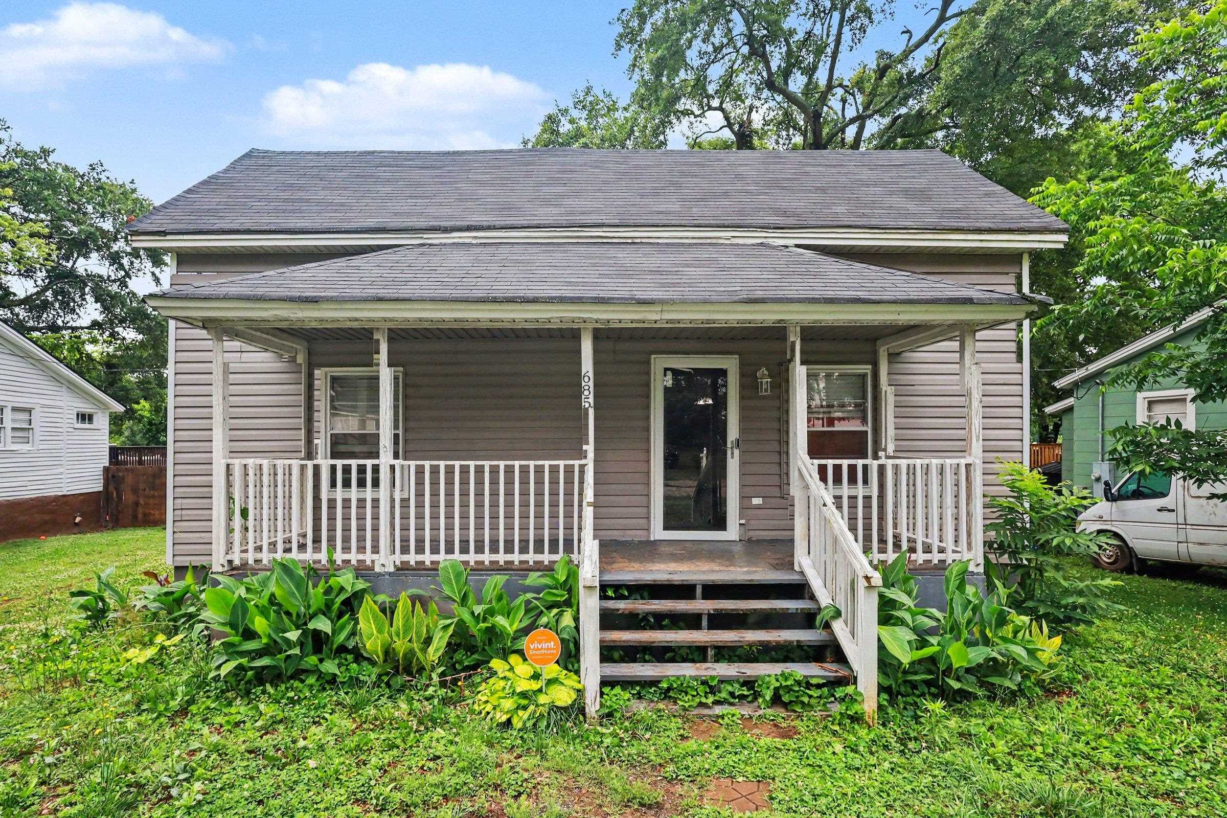 685 Southern Street Property Photo 2