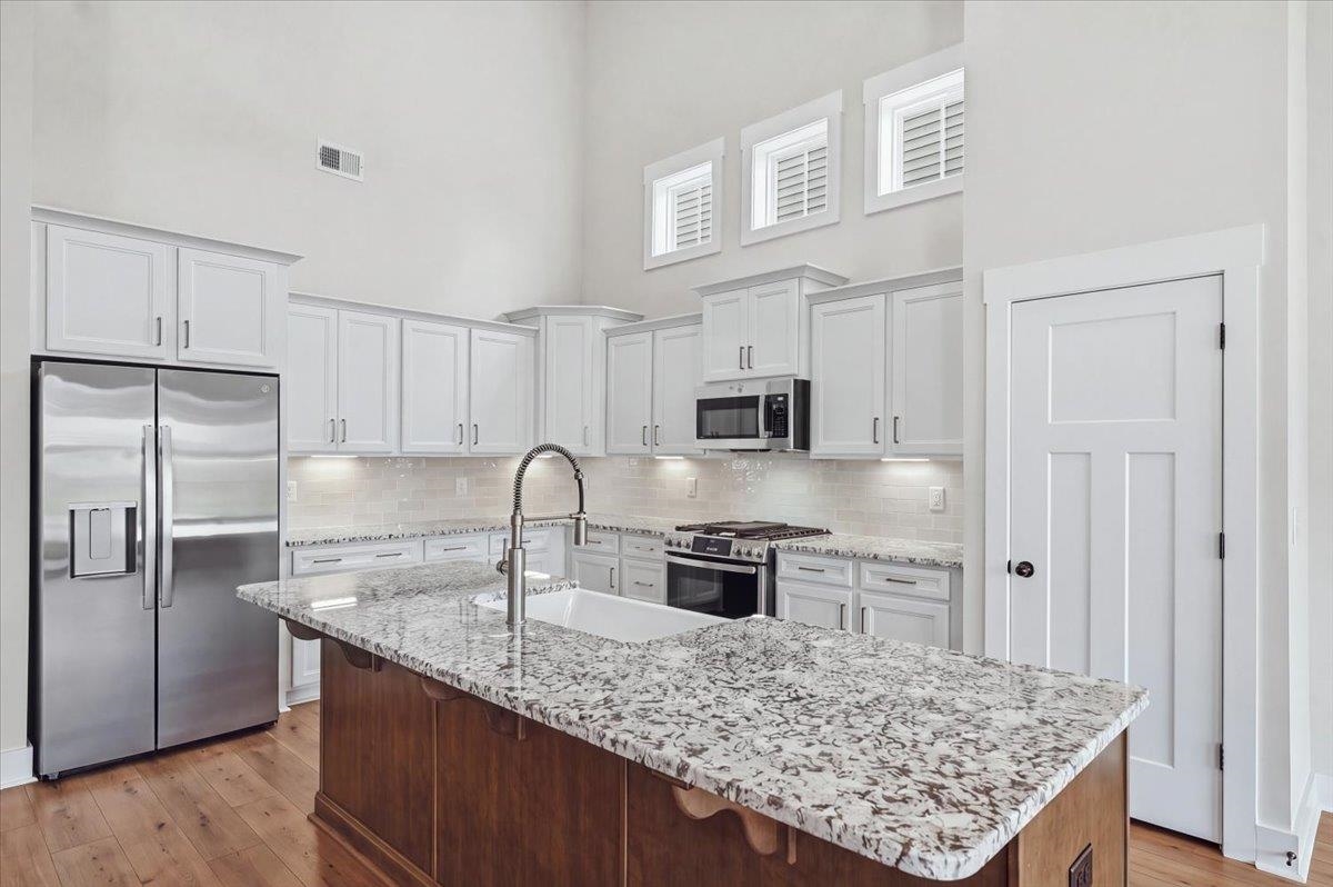 1006 Fox Hollow Street Property Photo 6