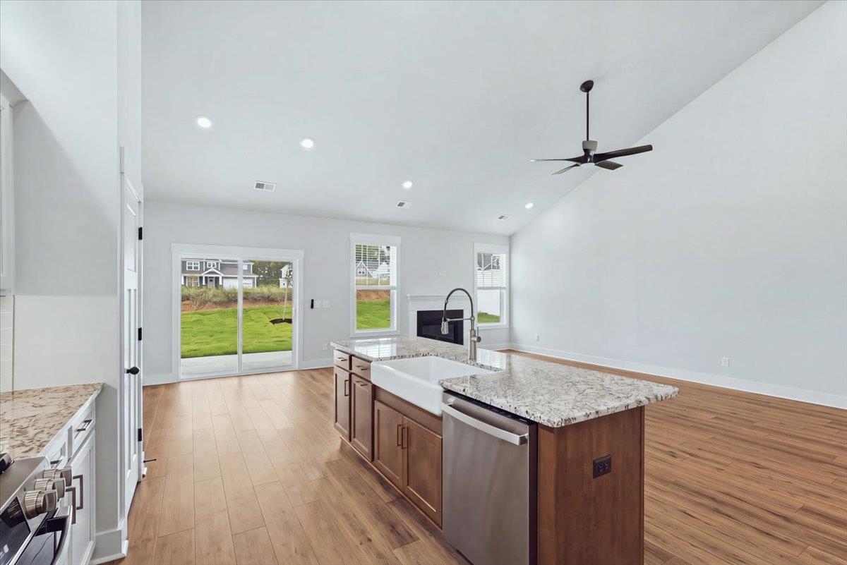 1006 Fox Hollow Street Property Photo 8