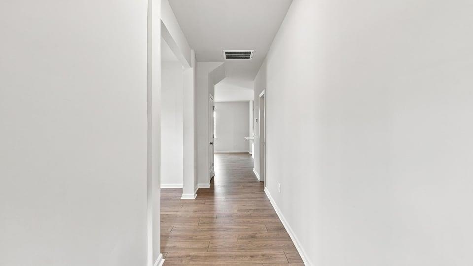 1243 Saginaw Court Property Photo 5