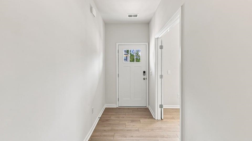 1243 Saginaw Court Property Photo 6