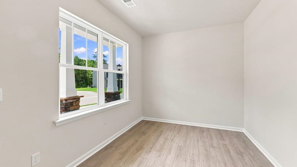 1243 Saginaw Court Property Photo 7