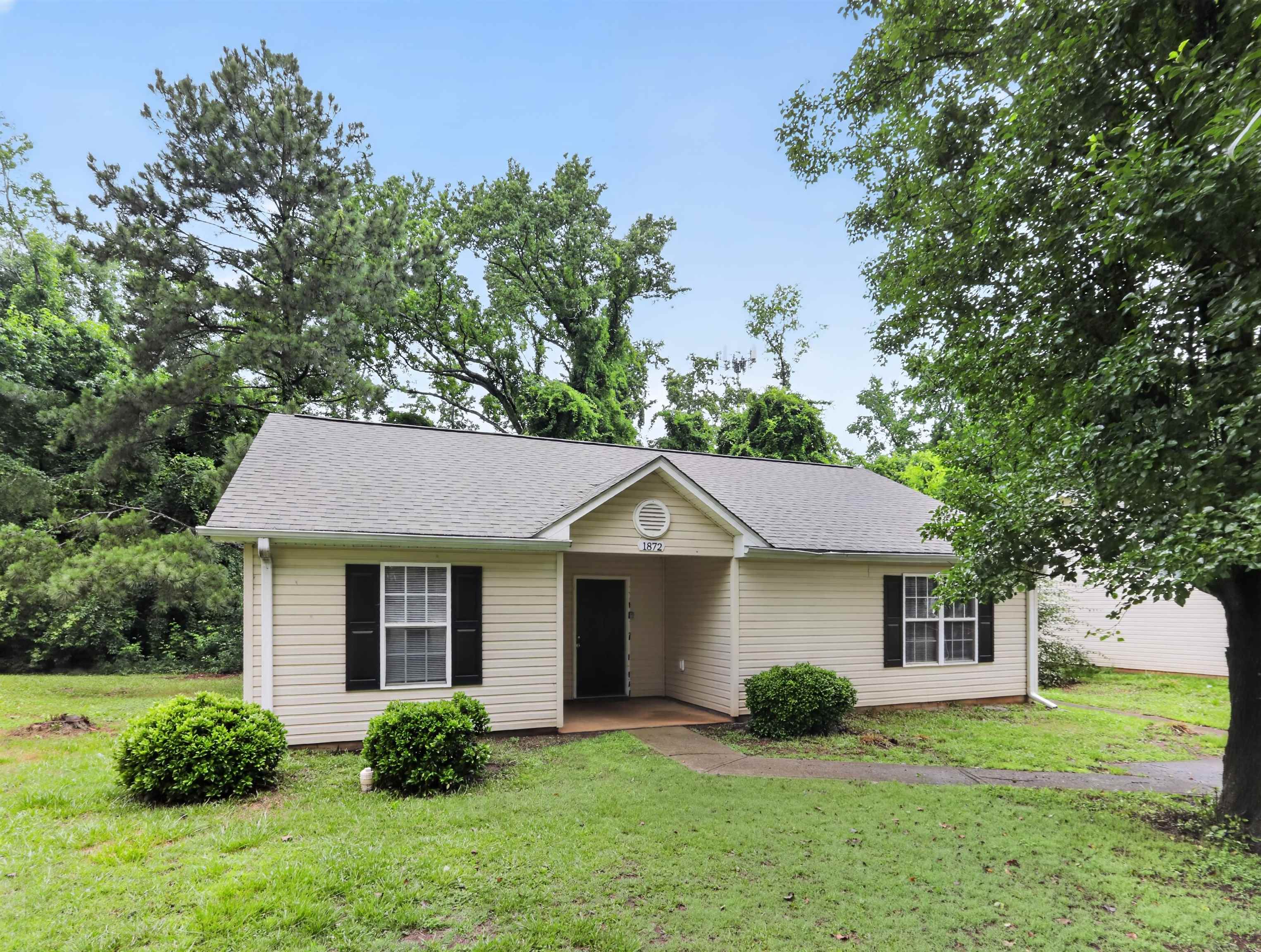 1872 Tamara Way Property Photo 1