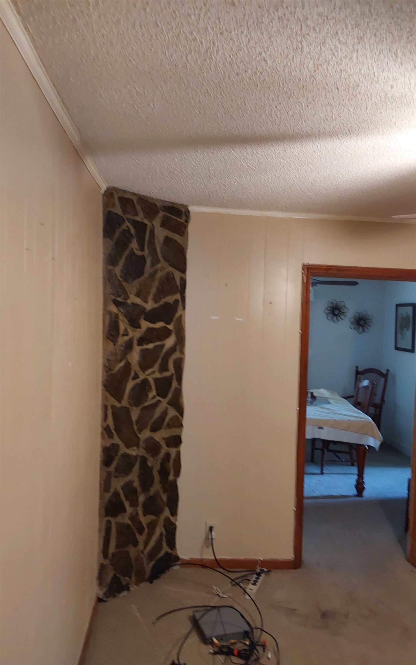 216 W Claremont Street Property Photo 9