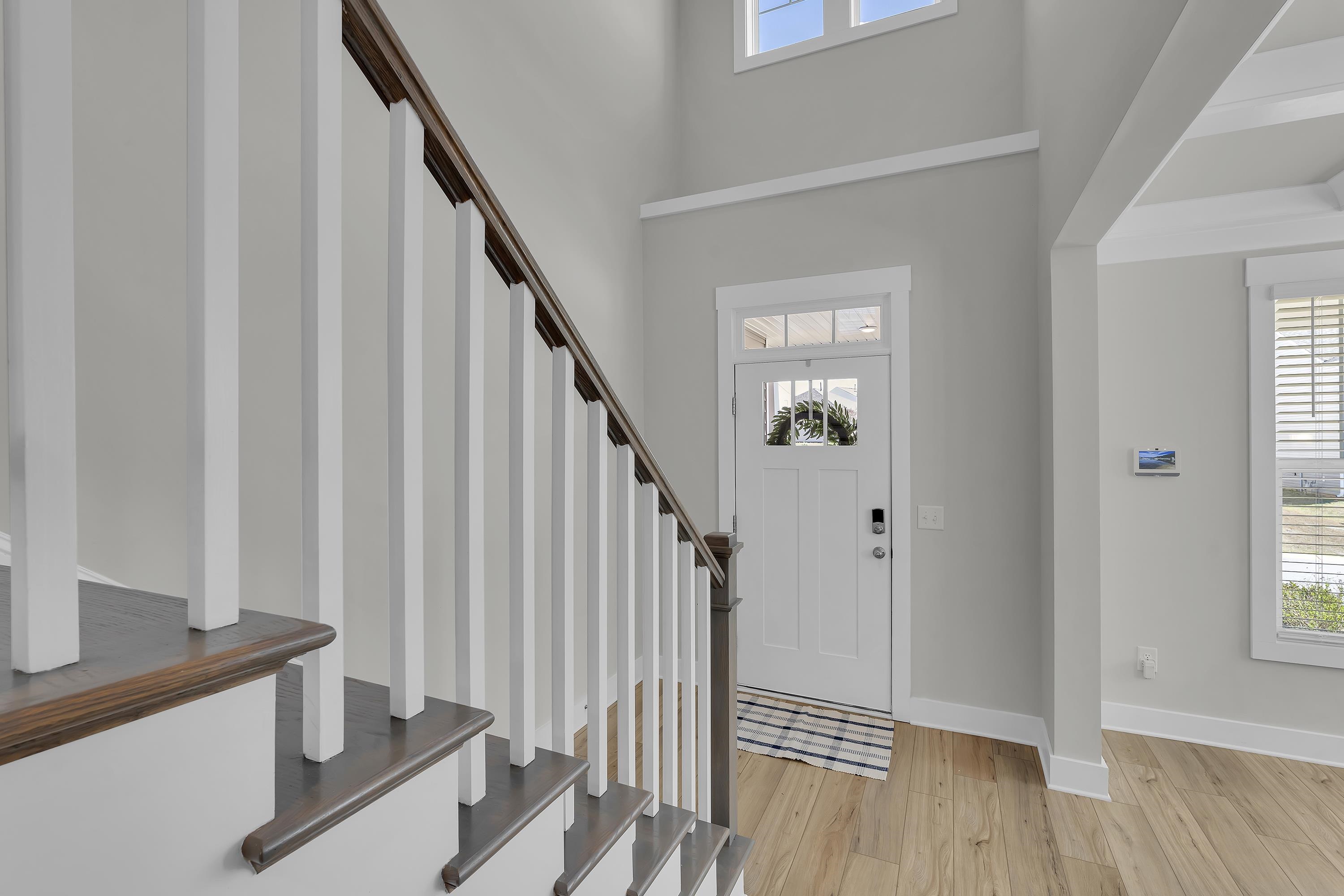 565 Fenwick Drive Property Photo 14