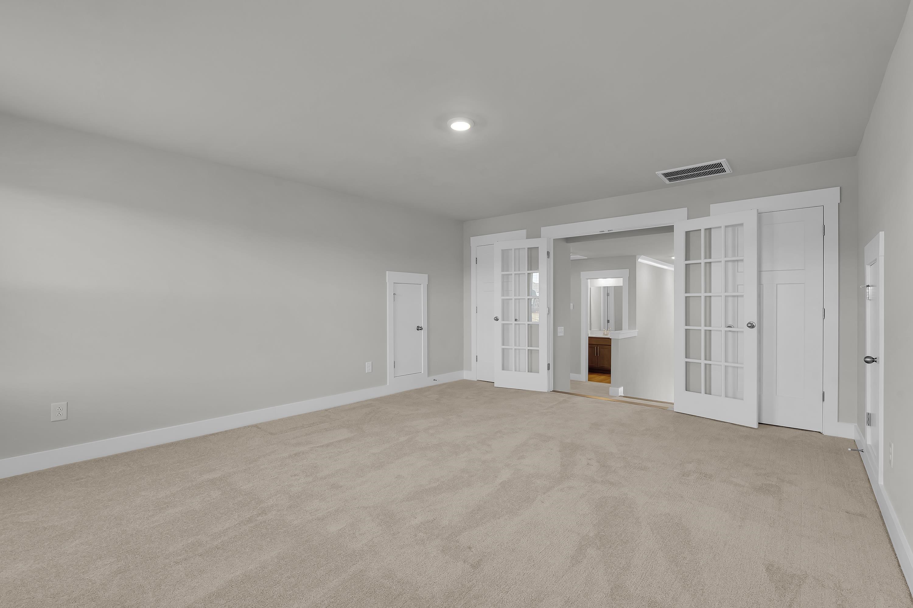 565 Fenwick Drive Property Photo 28