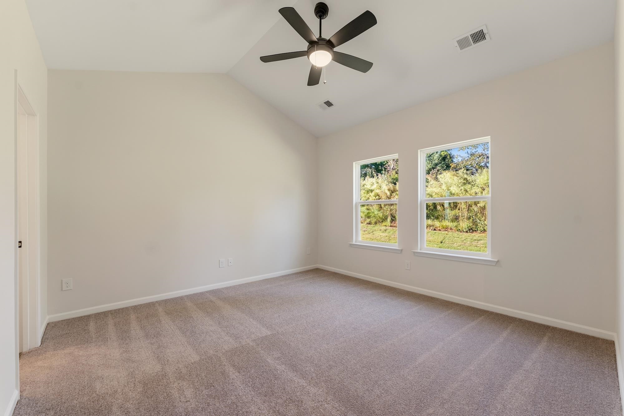 7083 New Horizons Lane Property Photo 8