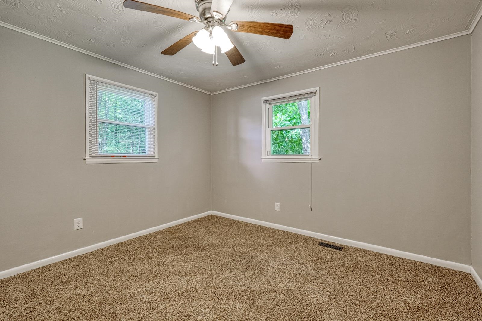 110 Chapman Circle Property Photo 28