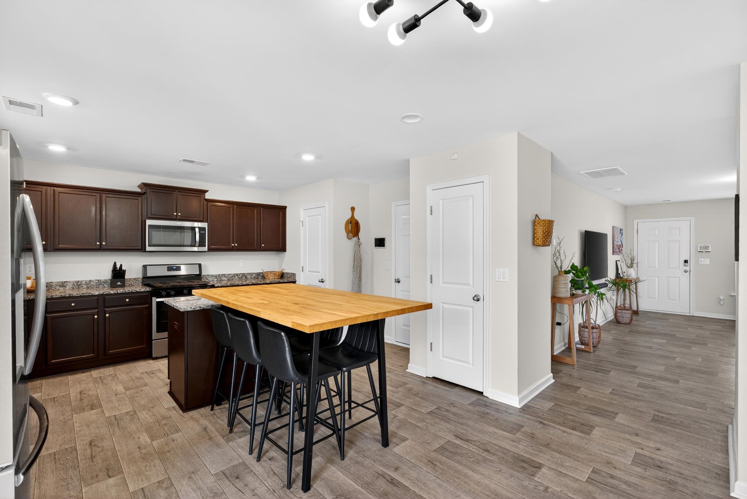 1221 Canter Place Property Photo 17