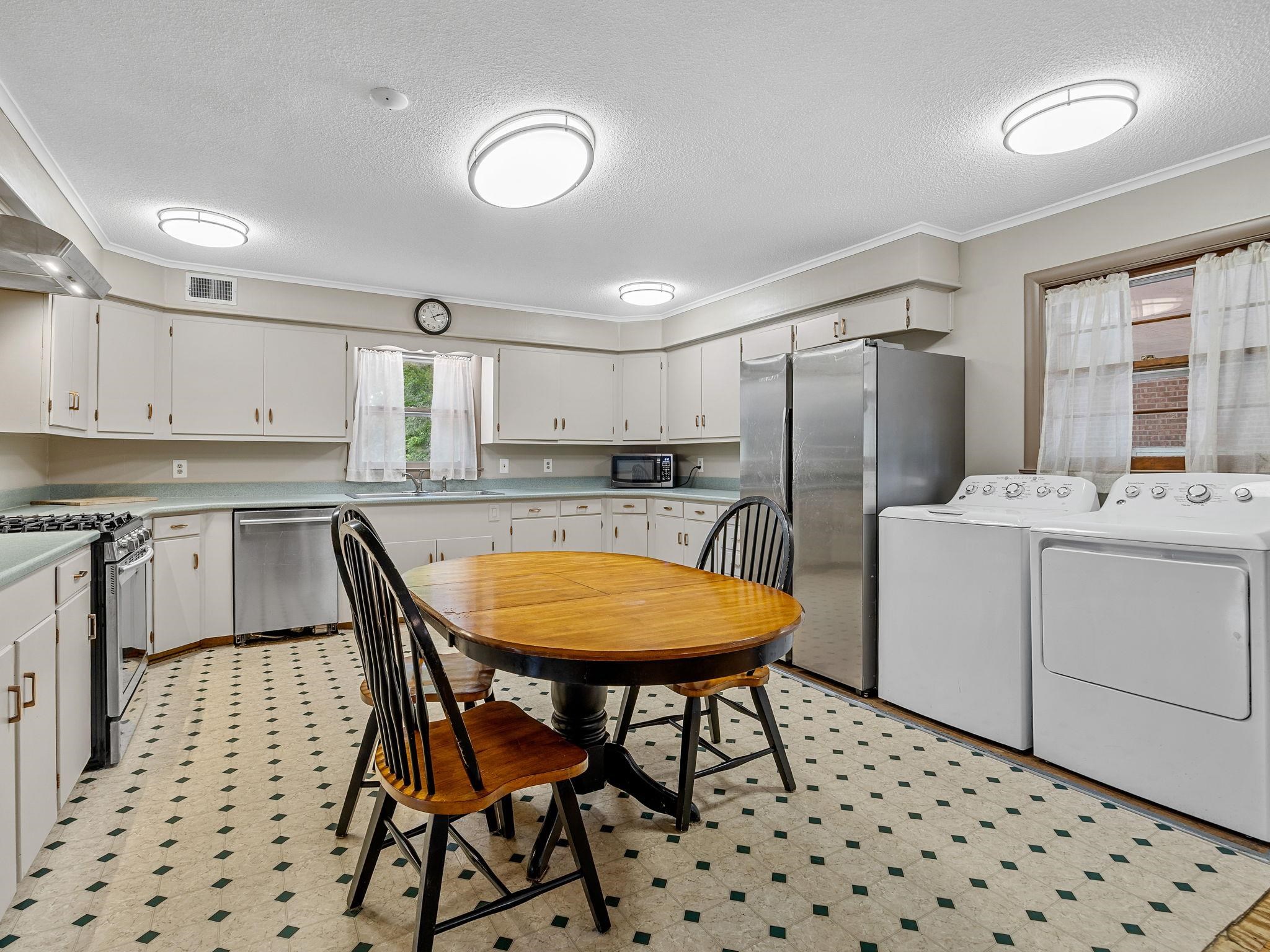 349 Weblin St Property Photo 12
