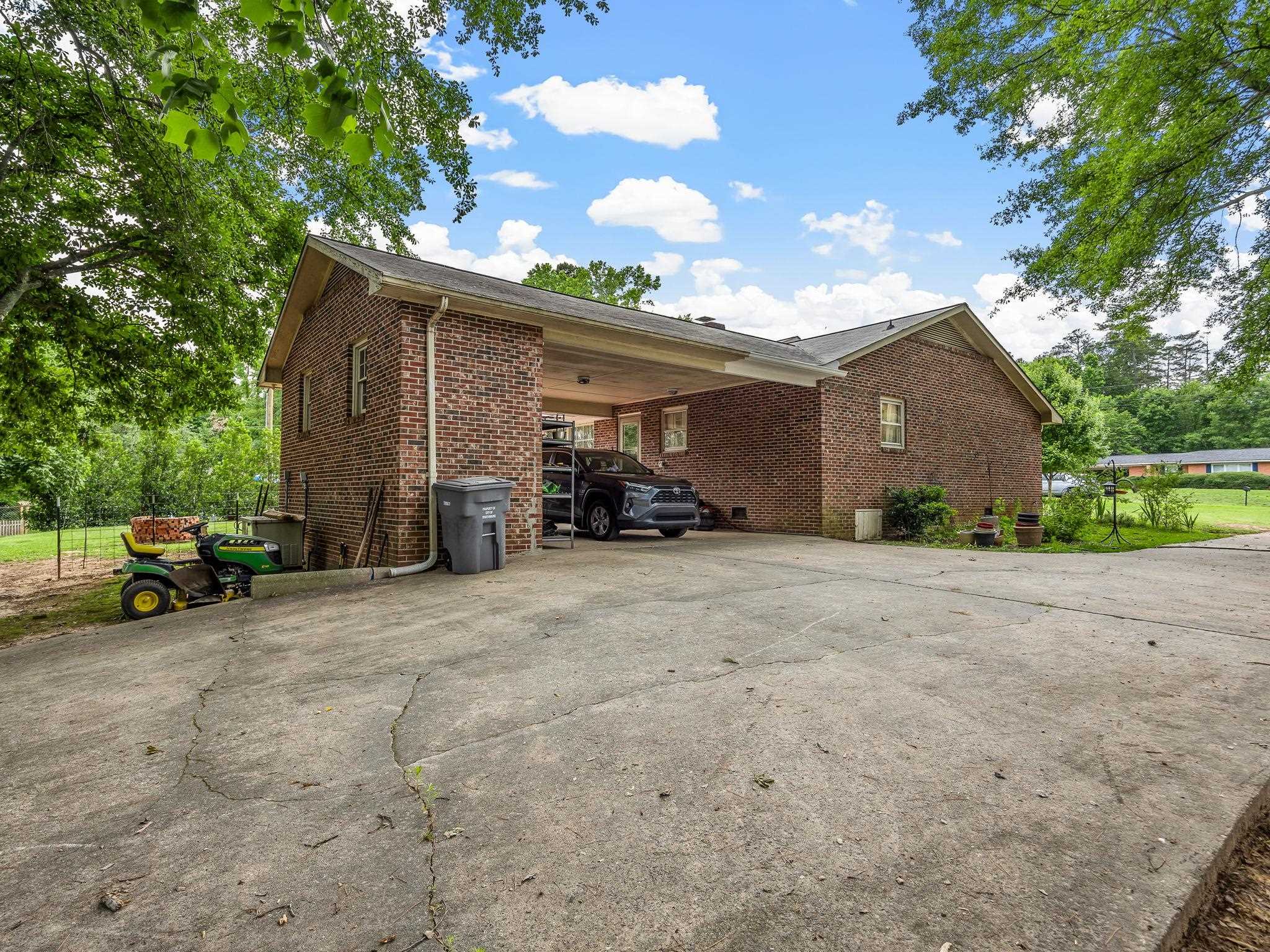 349 Weblin St Property Photo 33
