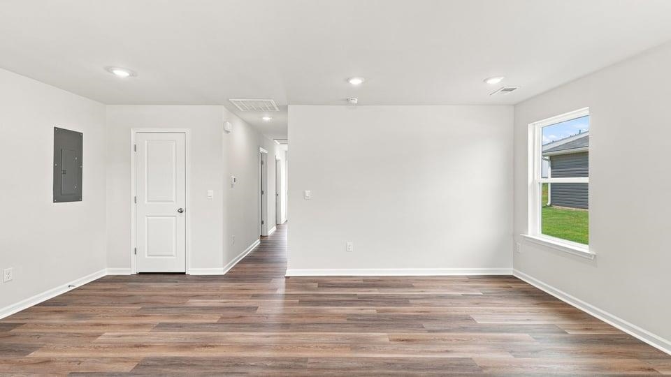 713 Longton Street Property Photo 4