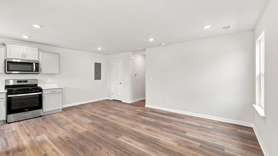 713 Longton Street Property Photo 7