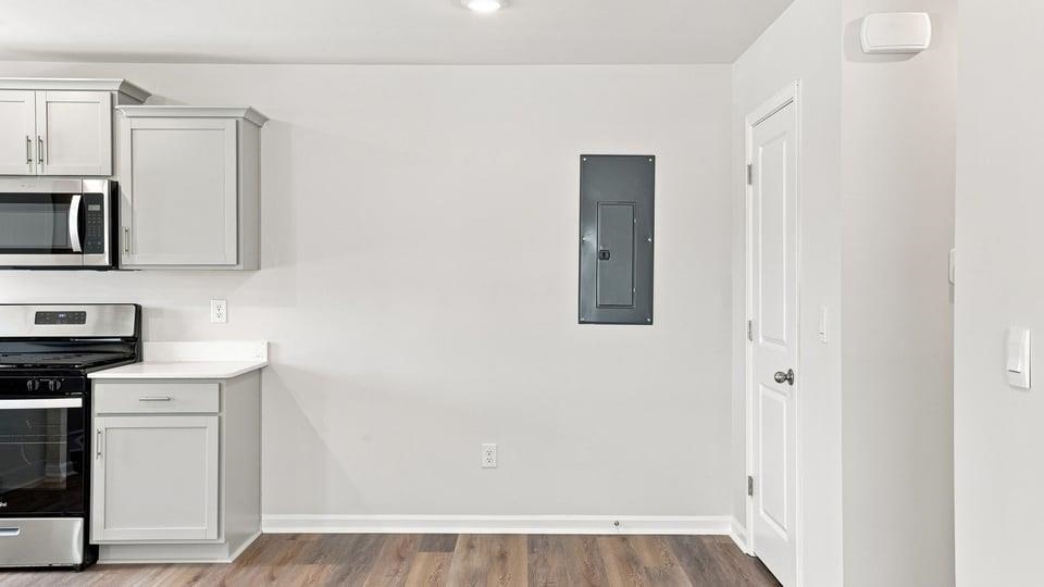 713 Longton Street Property Photo 10