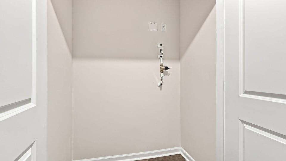 713 Longton Street Property Photo 33