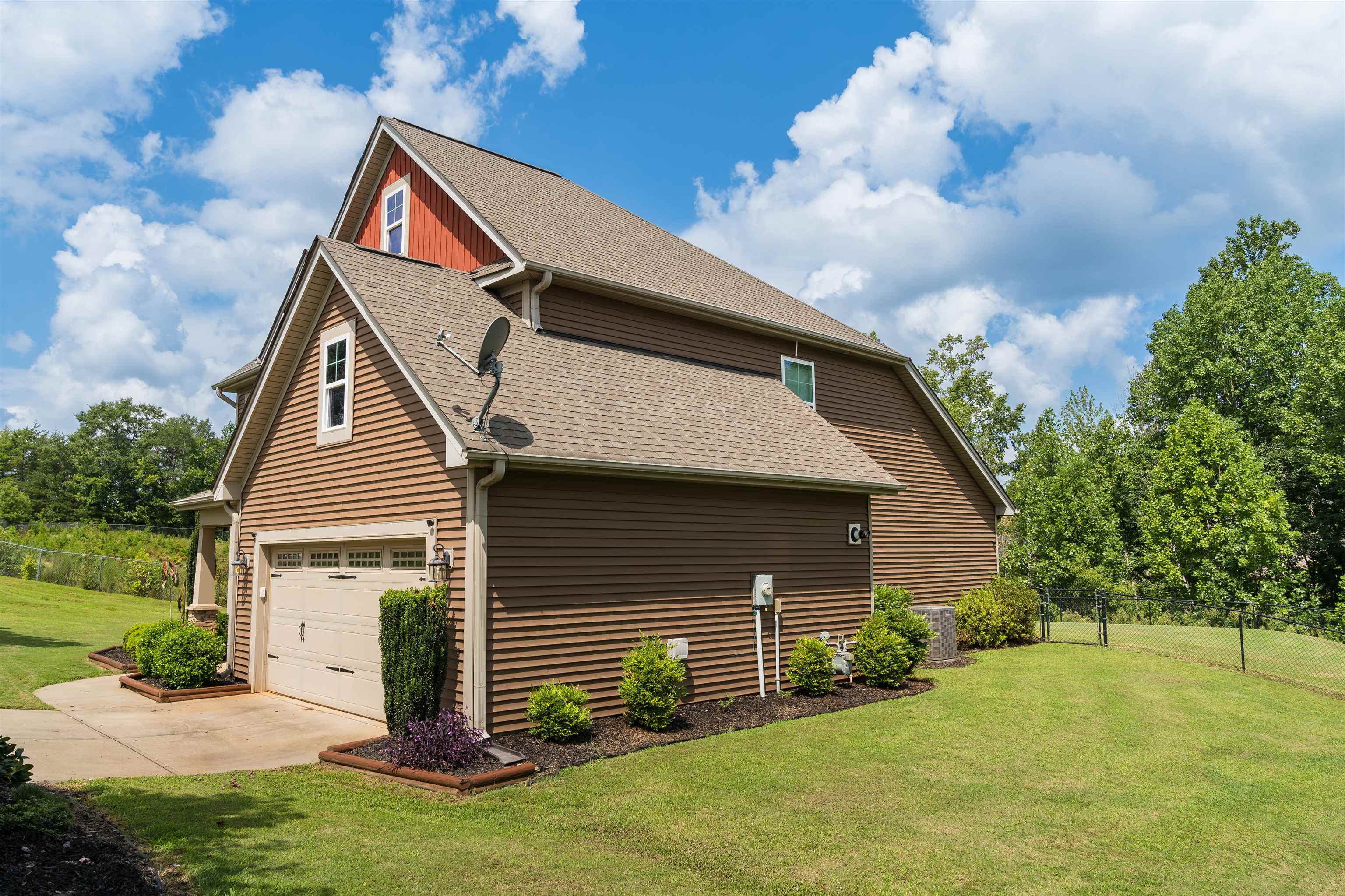 267 Castleton Circle Property Photo 43