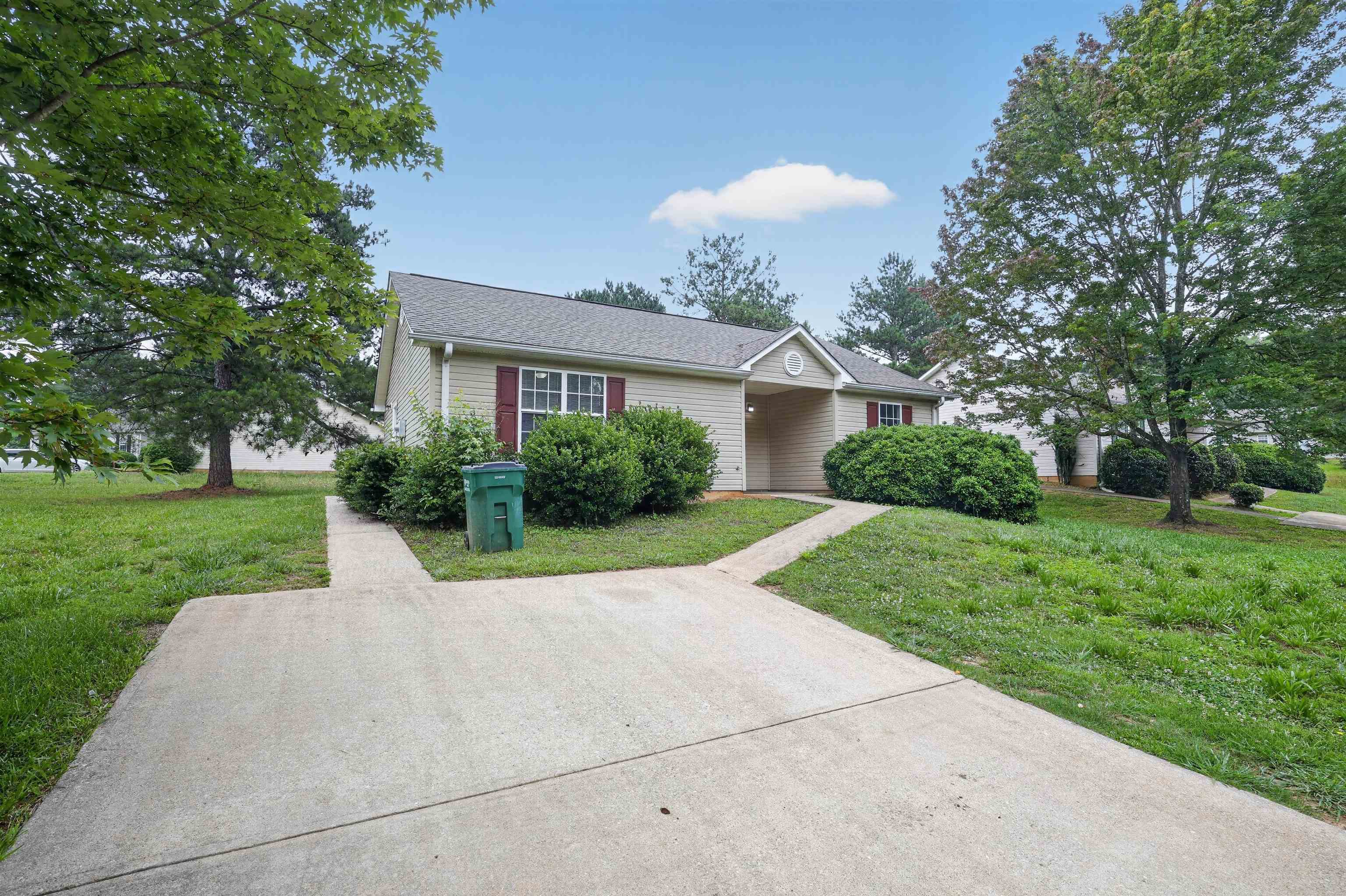 1869 Tamara Way Property Photo 5