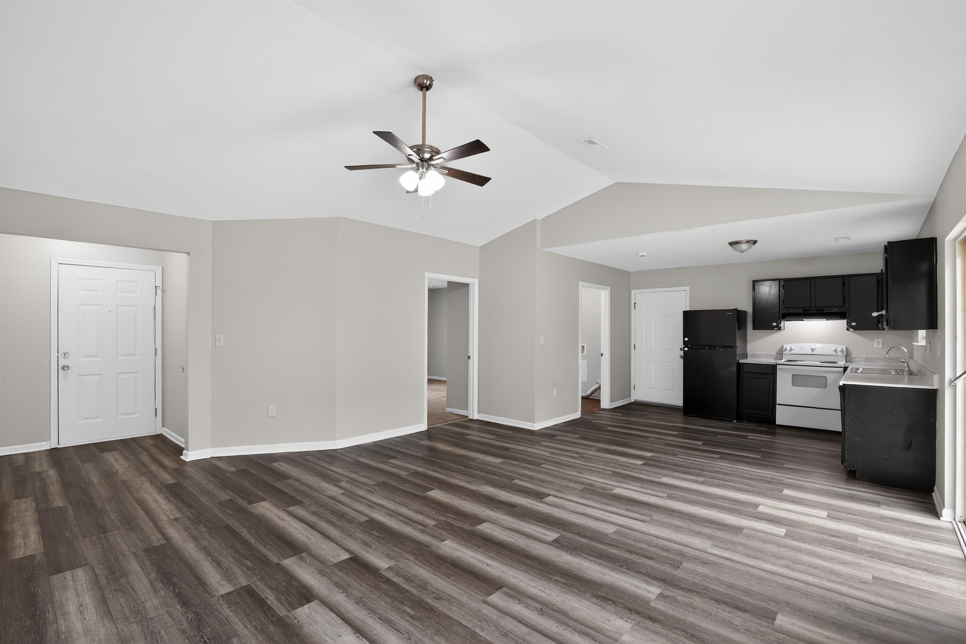 1869 Tamara Way Property Photo 6
