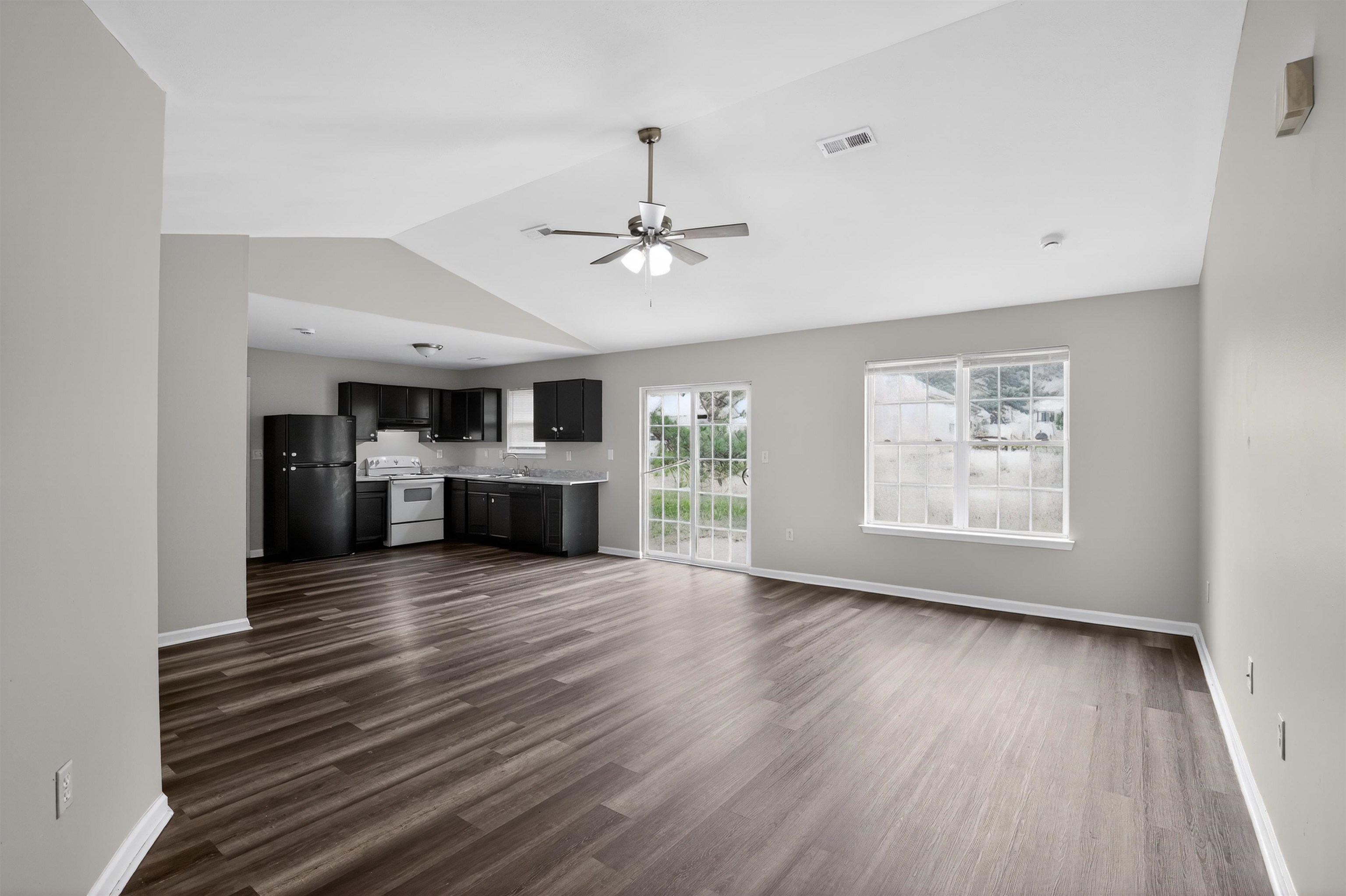 1869 Tamara Way Property Photo 7