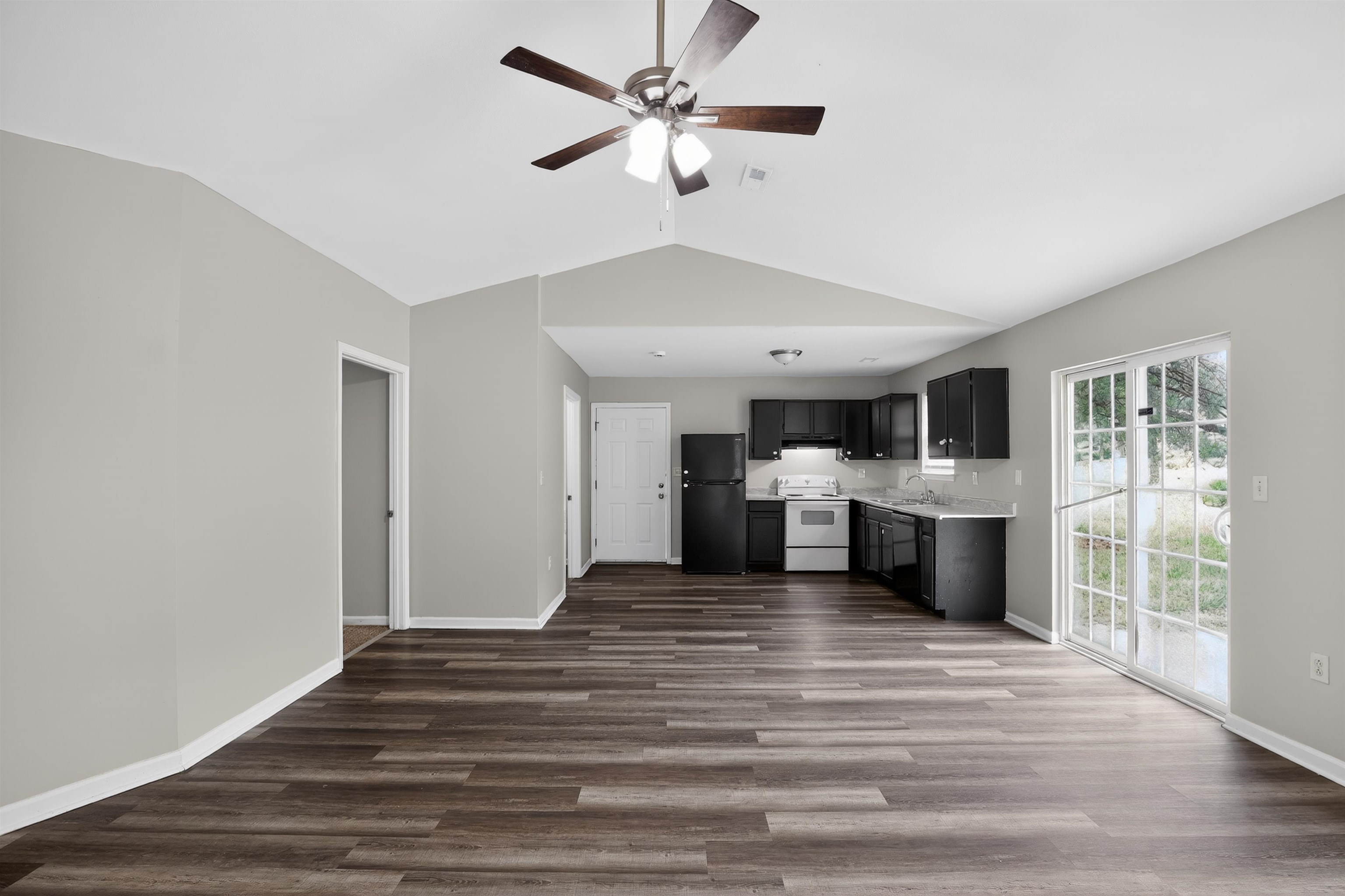 1869 Tamara Way Property Photo 8