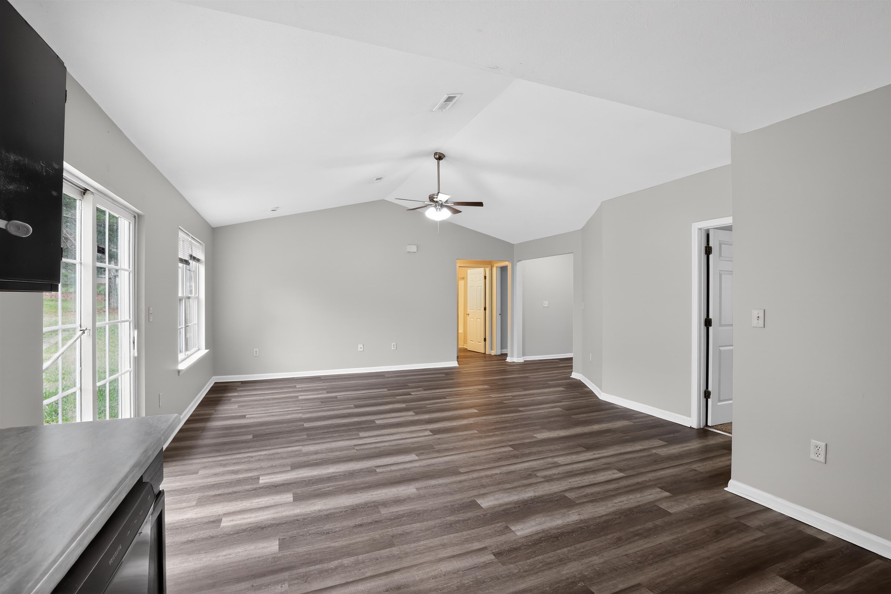 1869 Tamara Way Property Photo 13