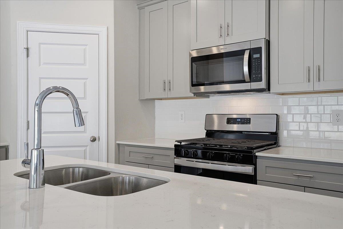 914 Rising Oak Court Property Photo 10