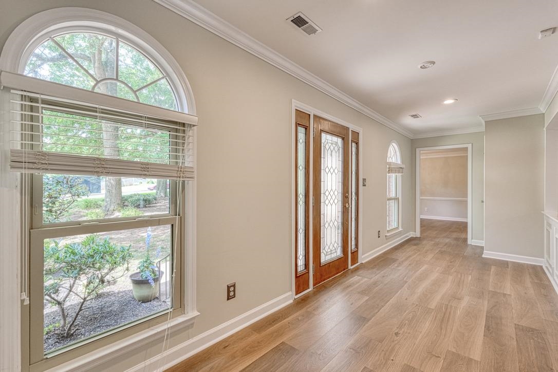 144 Hawk Creek Drive Property Photo 3