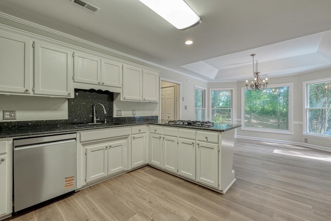 144 Hawk Creek Drive Property Photo 12