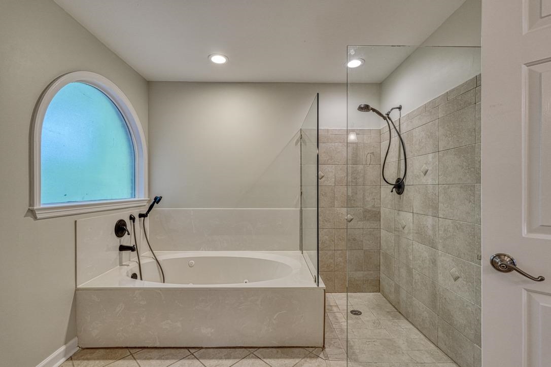 144 Hawk Creek Drive Property Photo 24