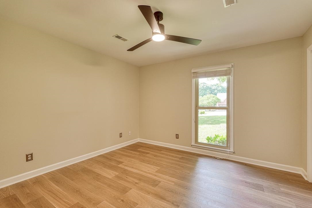 144 Hawk Creek Drive Property Photo 25