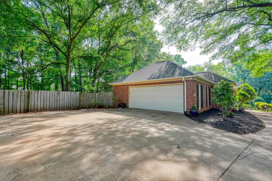 144 Hawk Creek Drive Property Photo 49