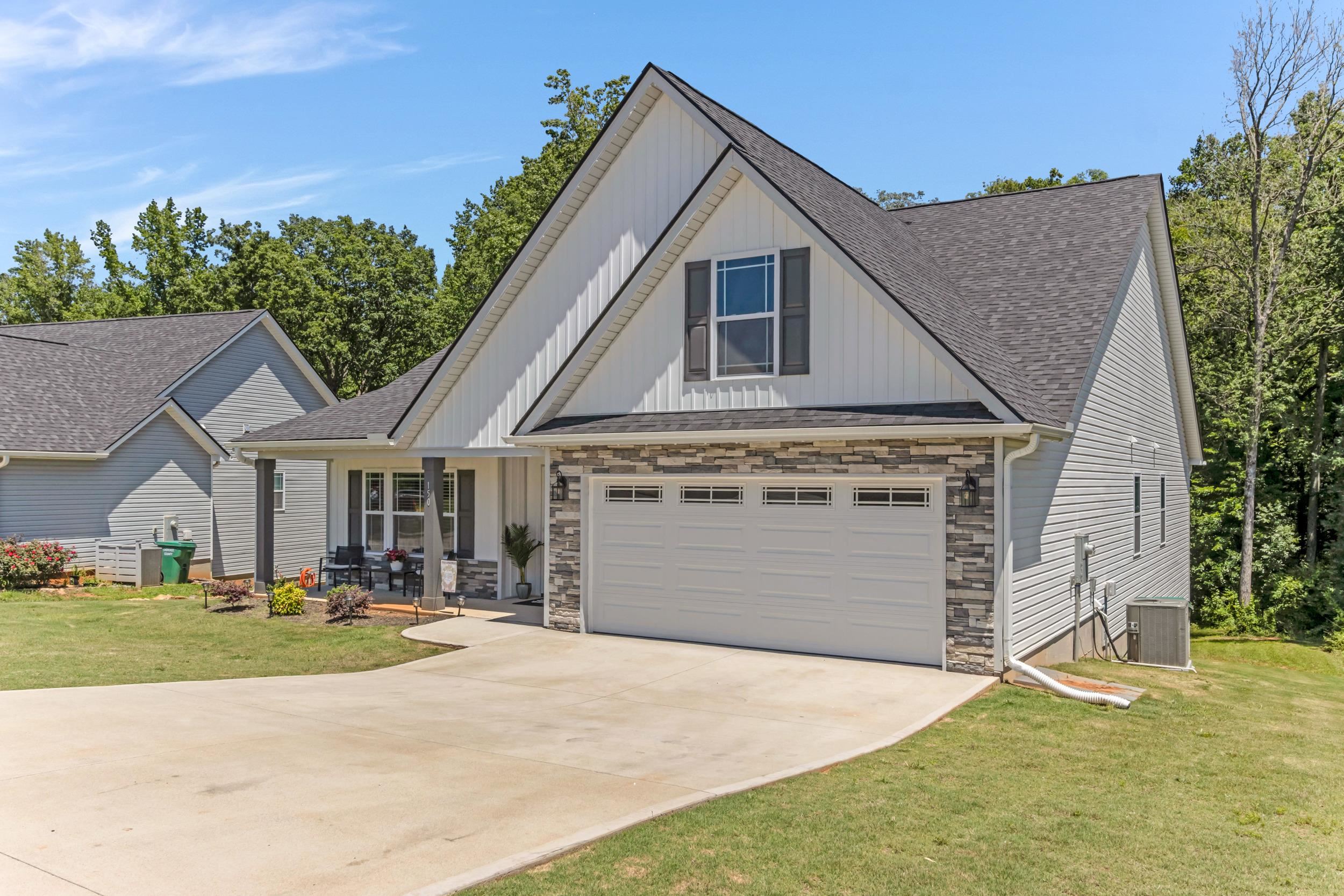 150 Double Creek Drive Property Photo 4