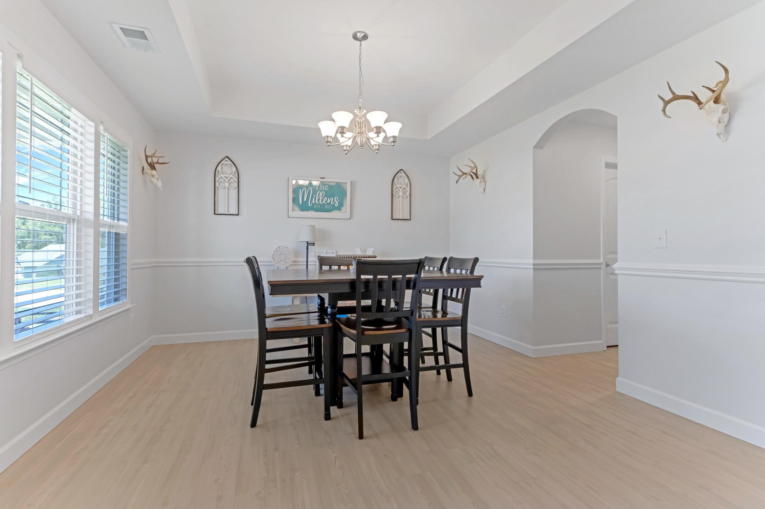 150 Double Creek Drive Property Photo 8