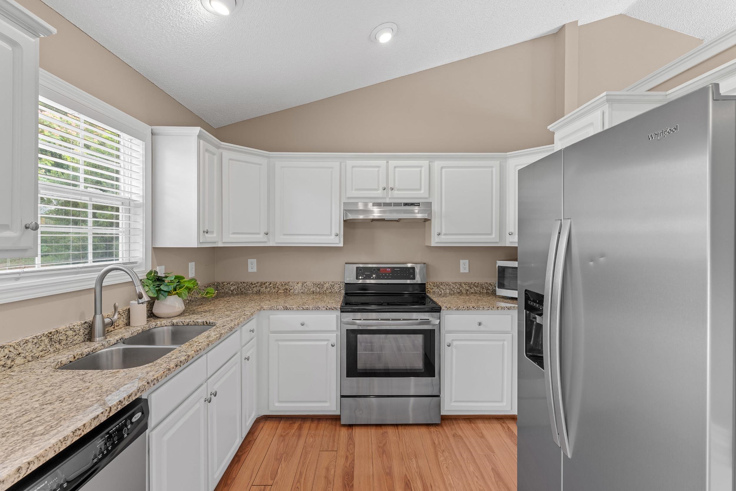 1111 Dunwoody Drive Property Photo 12
